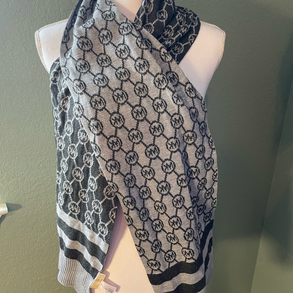 Michael Kors gray logo scarf